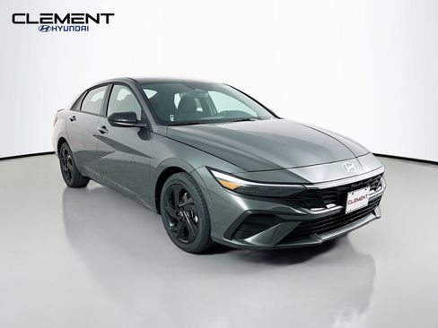 New 2026 Hyundai Elantra Sport image 3