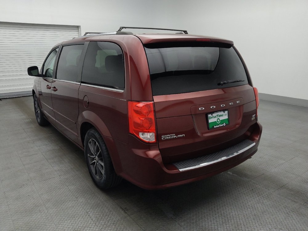 Used 2017 Dodge Grand Caravan SXT FWD image 5