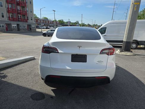 Used 2023 Tesla Model Y AWD image 9