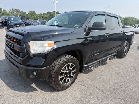 Used 2016 Toyota Tundra SR5 w/ TRD Off Road Package AWD/4WD image 8