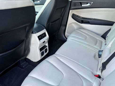 Used 2018 Ford Edge Titanium w/ Equipment Group 301A FWD image 13
