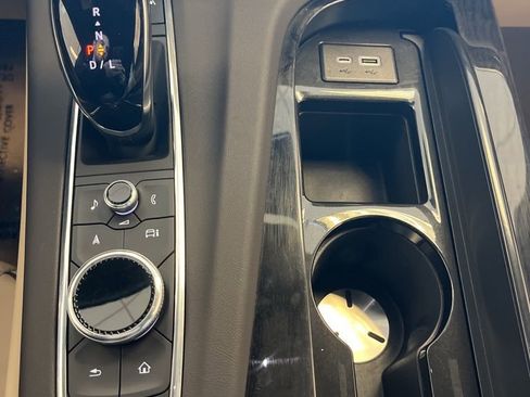 Certified 2024 Cadillac Escalade Premium Luxury AWD/4WD image 20