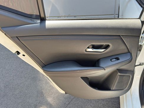 Used 2023 Nissan Sentra SR w/ Midnight Edition Package FWD image 34