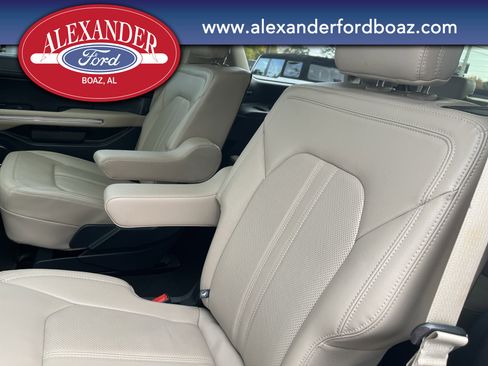 Used 2024 Ford Expedition Limited image 14