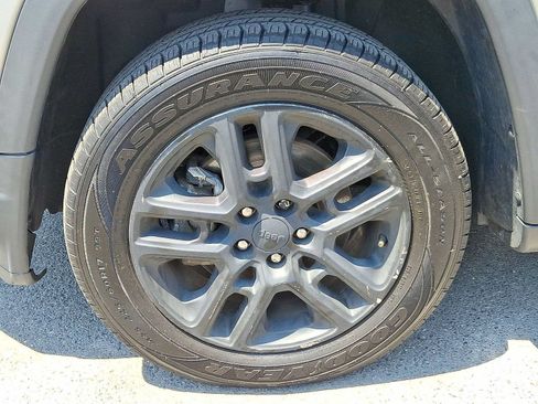 Used 2020 Jeep Compass Latitude w/ Popular Equipment Group FWD image 31