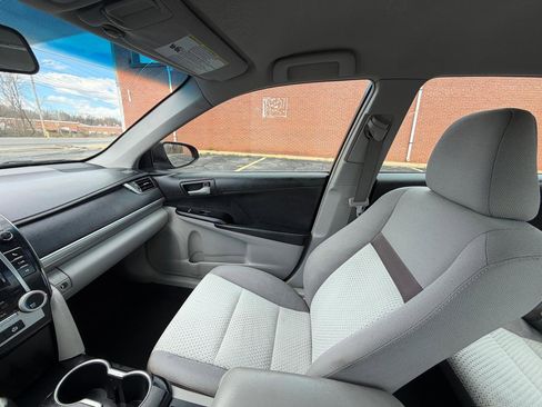 Used 2012 Toyota Camry LE image 23