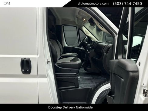 Used 2024 RAM ProMaster 2500 w/ Convenience Group image 20