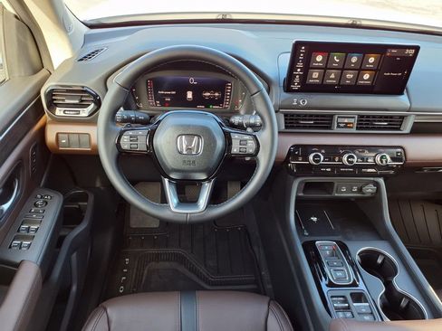 New 2026 Honda Pilot Touring image 14