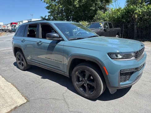 Used 2026 Jeep Grand Cherokee Limited w/ Limited Altitude Package AWD/4WD image 13