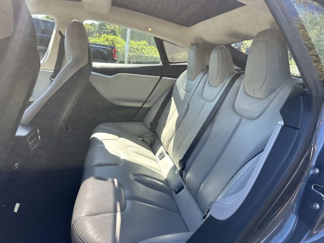 Used 2015 Tesla Model S 70D AWD/4WD image 22