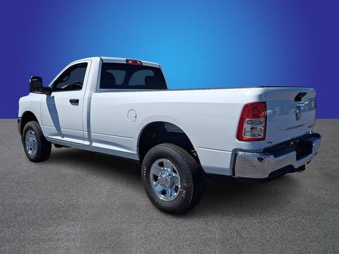 Used 2024 RAM 2500 Tradesman w/ Chrome Appearance Group AWD/4WD image 6