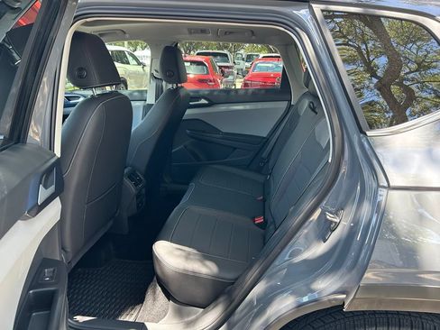 Used 2024 Volkswagen Taos SE w/ Panoramic Sunroof Package FWD image 51