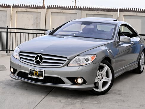 Used 2010 Mercedes-Benz CL 550 4MATIC image 3