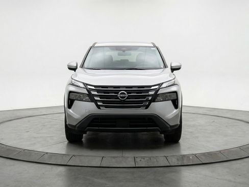 Used 2025 Nissan Rogue SV FWD image 2