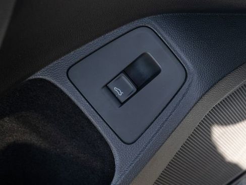 Used 2019 Volkswagen Tiguan SEL Premium R-Line image 14