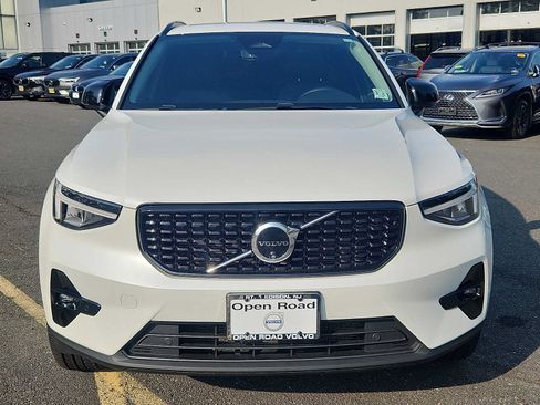 Certified 2024 Volvo XC40 B5 Plus w/ Protection Package Premier AWD/4WD image 2
