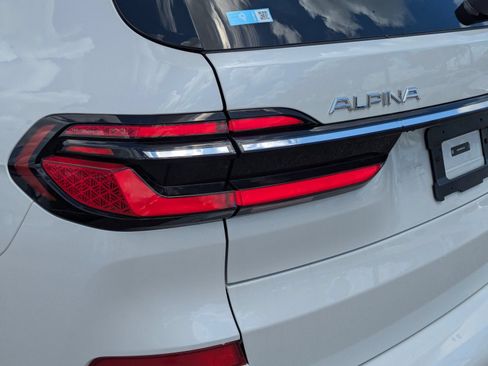Used 2024 BMW ALPINA XB7 AWD/4WD image 10