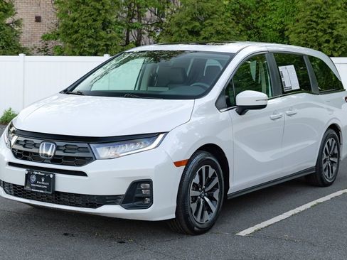 Used 2025 Honda Odyssey EX-L image 3