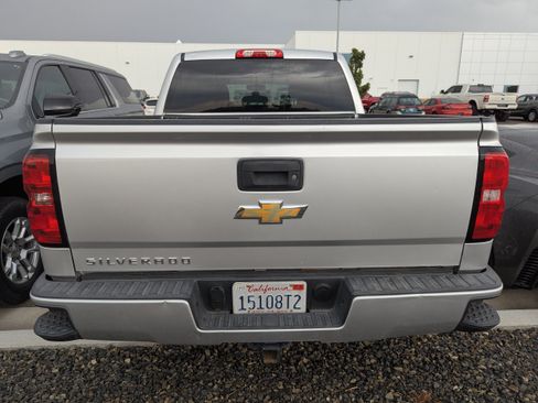 Used 2018 Chevrolet Silverado 1500 LT w/ All Star Edition AWD/4WD image 5