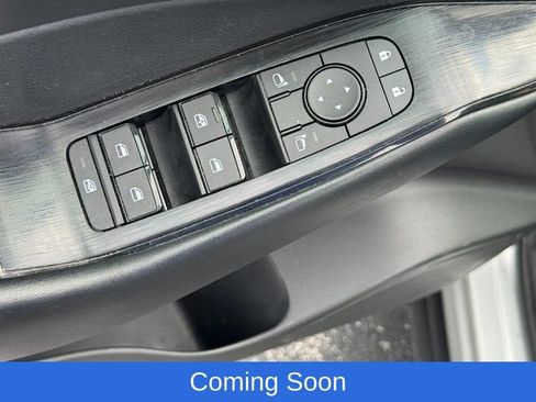 Used 2024 Nissan Rogue S FWD image 15
