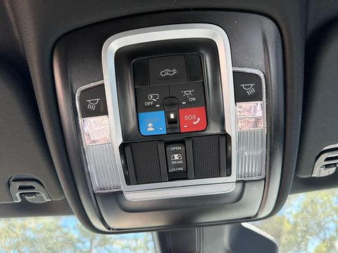 New 2026 RAM 1500 4x4 Crew Cab image 28
