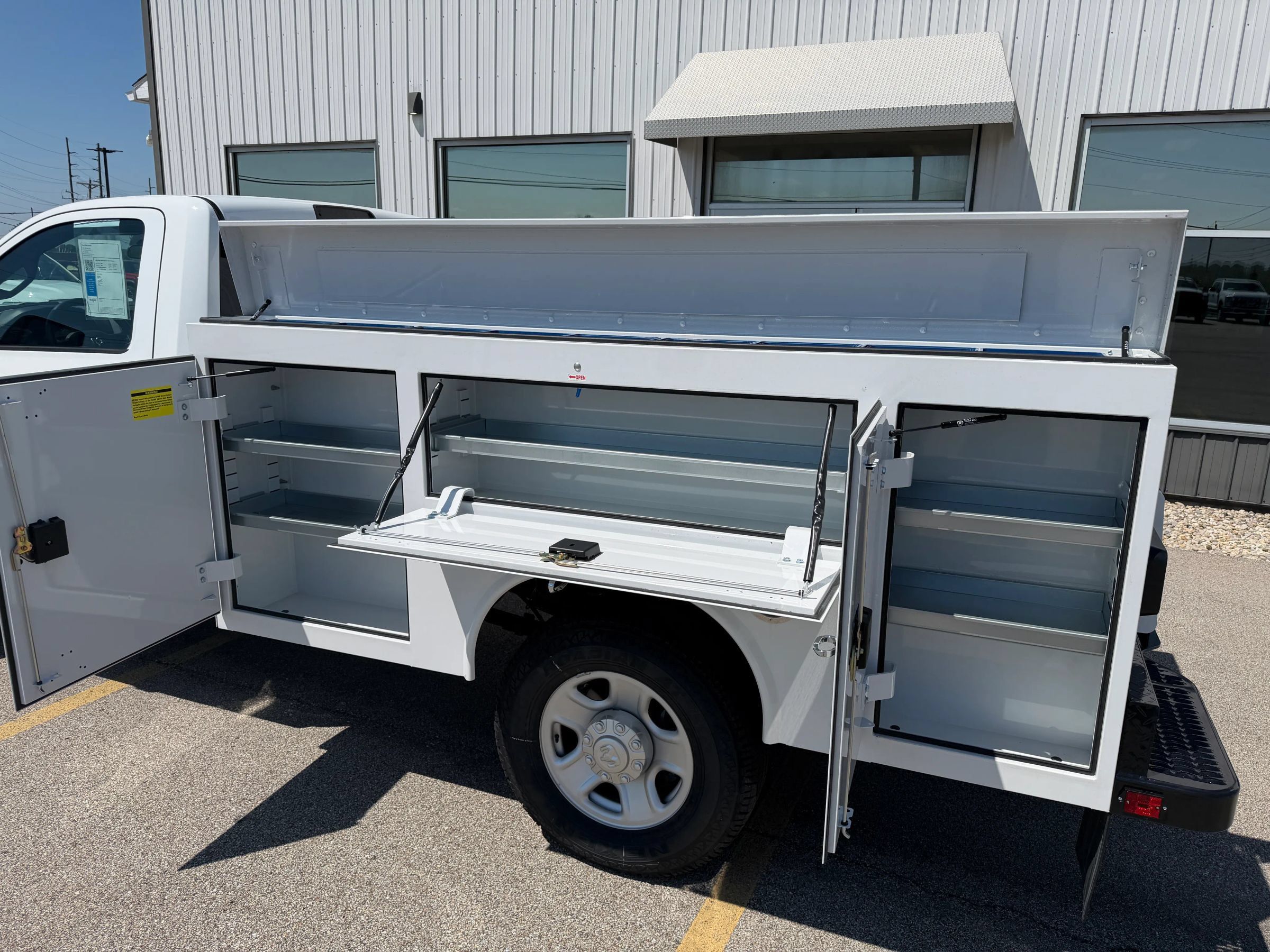 Used 2024 RAM 3500 Tradesman AWD/4WD image 3