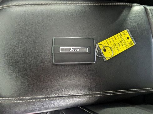 Used 2022 Jeep Grand Cherokee Limited 4xe w/ Luxury Tech Group II image 32