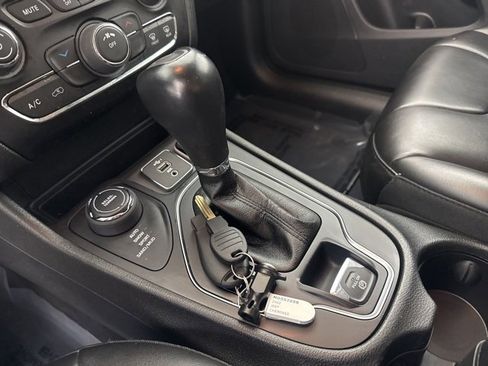 Used 2022 Jeep Cherokee Latitude image 27