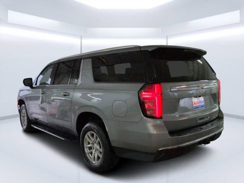 Used 2023 Chevrolet Suburban LT AWD/4WD image 5