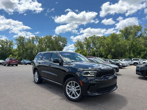 Used 2025 Dodge Durango GT AWD/4WD image 3