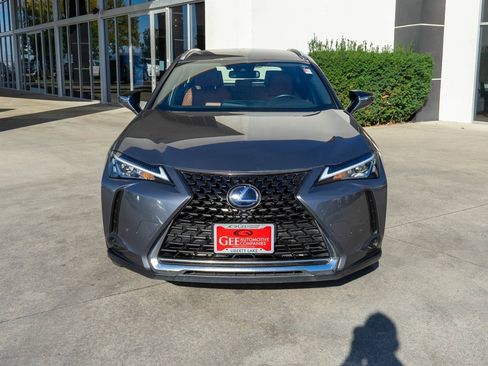 Used 2021 Lexus UX 250h image 2