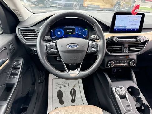 Used 2022 Ford Escape Titanium w/ Titanium Premium Package FWD image 14