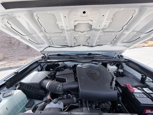 Used 2021 Toyota Tacoma TRD Off-Road AWD/4WD image 36