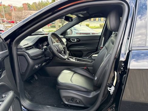 New 2026 Jeep Compass Limited image 9