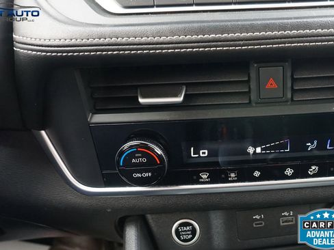 Used 2023 Nissan Rogue SV image 34