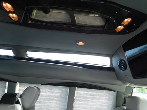 Used 2018 Chevrolet Express 2500 w/ Enhanced Convenience Package RWD image 22