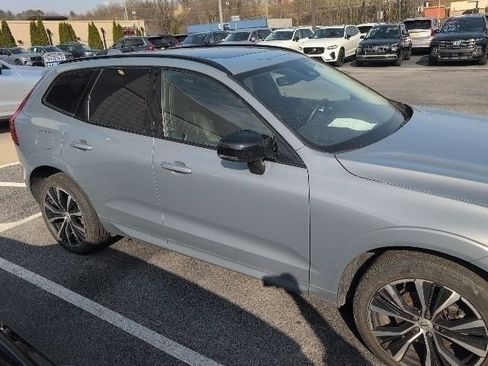 Used 2023 Volvo XC60 B5 Plus w/ Climate Package image 5