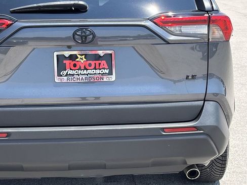 Used 2021 Toyota RAV4 LE w/ Carpet Mat Package (TMS) FWD image 6