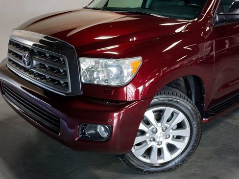 Used 2010 Toyota Sequoia Limited AWD/4WD image 72
