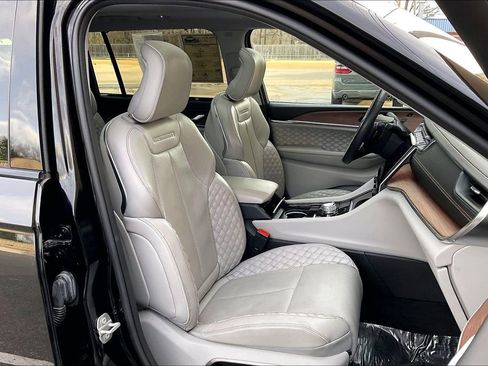 Used 2021 Jeep Grand Cherokee L Summit w/ Luxury Tech Group V image 7