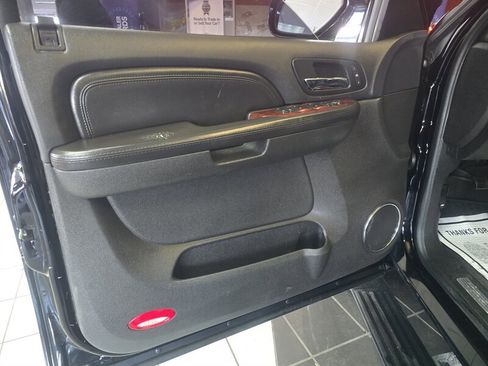 Used 2009 Cadillac Escalade EXT image 7