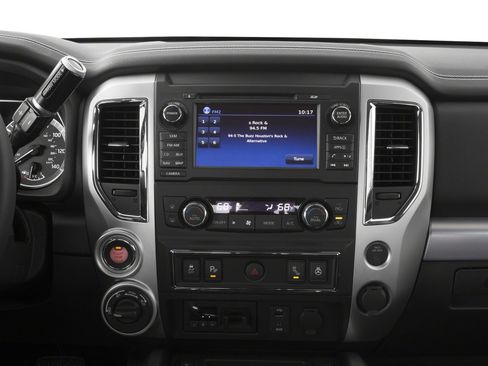 Used 2017 Nissan Titan PRO-4X AWD/4WD image 43