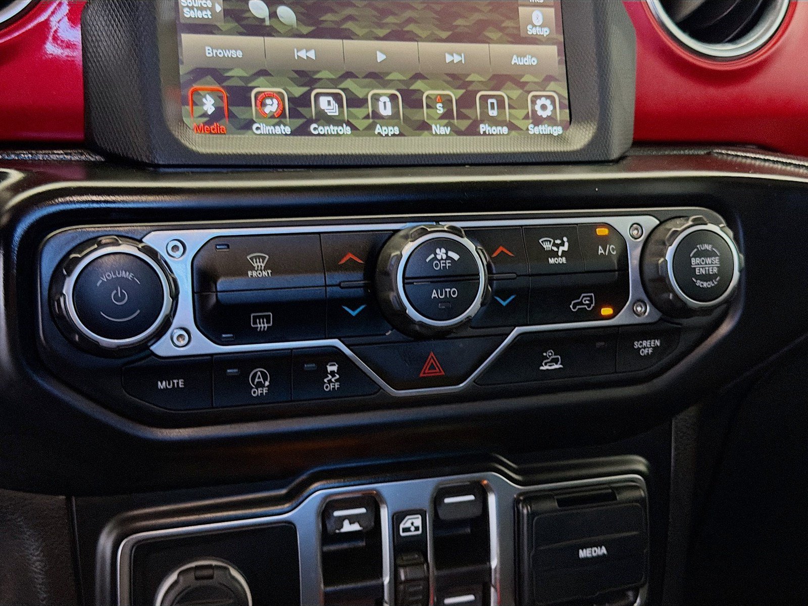 Used 2021 Jeep Gladiator Rubicon AWD/4WD image 9