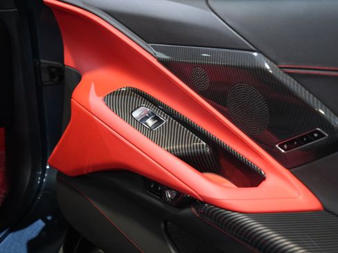 Used 2020 Chevrolet Corvette Stingray Preferred Cpe w/ 2LT Preferred Equipment Group RWD image 26