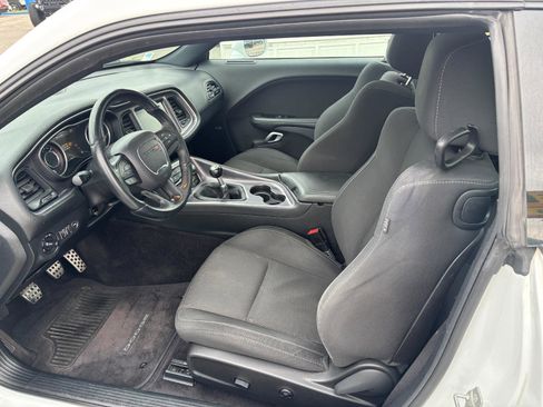 Used 2016 Dodge Challenger R/T image 12