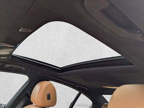 Used 2018 BMW 530i image 16