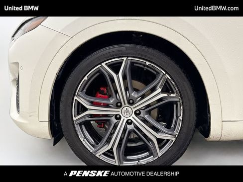 Used 2021 Maserati Levante image 2