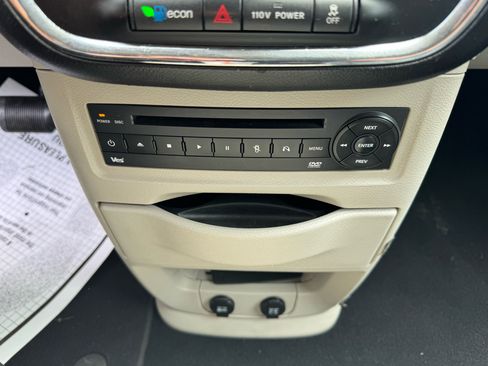 Used 2012 Chrysler Town & Country Touring-L w/ Entertainment Group #2 image 29