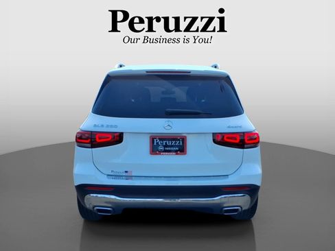 Used 2021 Mercedes-Benz GLB 250 4MATIC image 4
