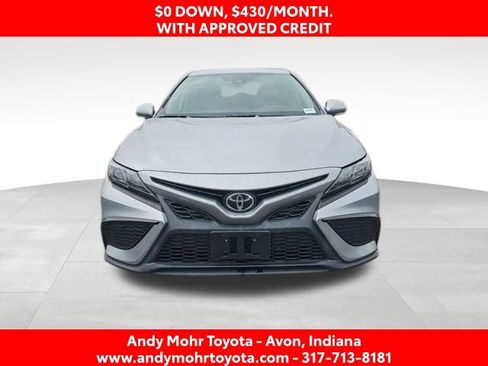 Used 2022 Toyota Camry SE FWD image 3